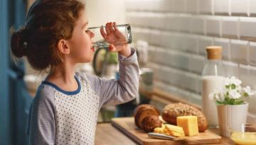 Φθόριο στο νερό: Συνδέεται με καλύτερες σχολικές επιδόσεις σε εφήβους;