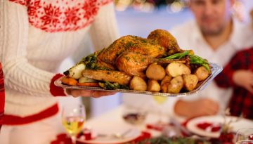 Μπορεί κάποιος να «σκάσει» από το πολύ φαγητό; Τι απαντούν οι γιατροί