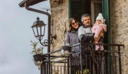chorio-stin-italia-giortase-to