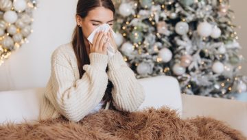 Γιορτές με γρίπη: Πώς να προστατευτούμε χωρίς να χάσουμε το κλίμα των ημερών