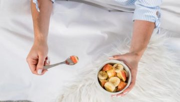 Η διατροφή που μπορεί να σας βοηθήσει να κοιμάστε καλύτερα