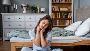 Κι όμως ο τρόπος που κοιμάσαι επηρεάζει την ποιότητα του ύπνου – Μάθε πώς θα βελτιώσεις τη στάση του σώματός σου!