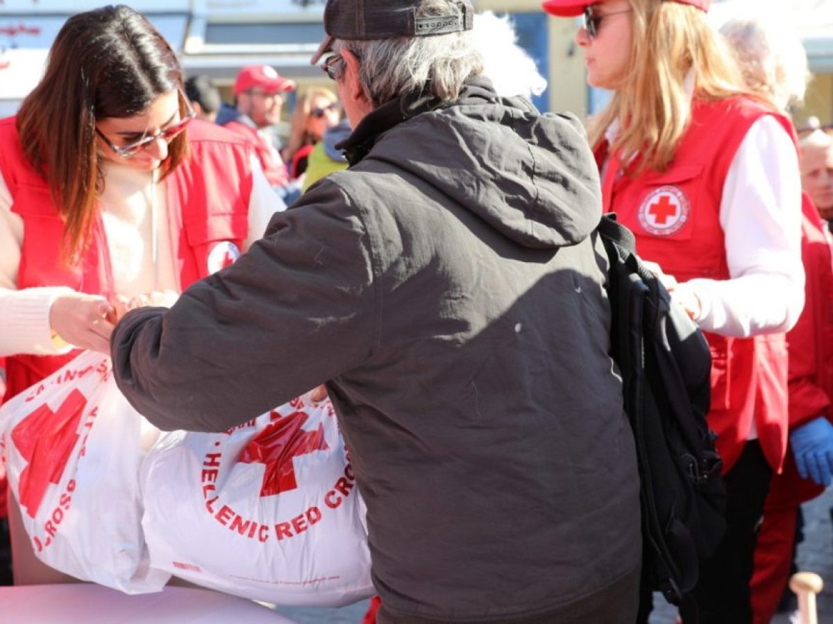 Ο Ε.Ε.Σ. σε συνεργασία με τη Λέσχη Αρχιμαγείρων Αττικής «Ακρόπολις» θα προσφέρει εορταστικά γεύματα στους άστεγους