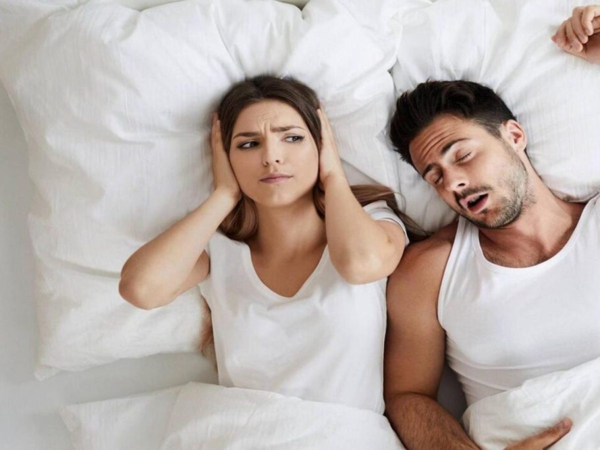 Τι είναι το ροχαλητό και πώς συνδέεται με την υπνική άπνοια