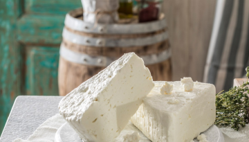 Τι συμβαίνει στο σώμα σας αν τρώτε φέτα κάθε μέρα