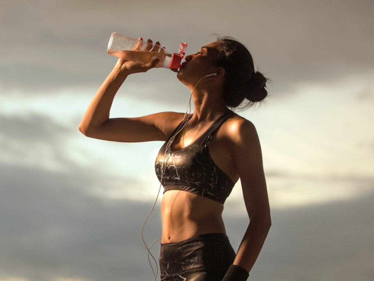 7 ροφήματα πριν την προπόνηση για ενυδάτωση και ενέργεια