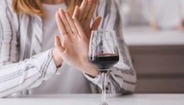 Dry January: 1 &mu;ή&nu;&alpha;&sigmaf; &chi;&omega;&rho;ί&sigmaf; &alpha;&lambda;&kappa;&omicron;ό&lambda; έ&chi;&epsilon;&iota; &sigma;&eta;&mu;&alpha;&nu;&tau;&iota;&kappa;ά &omicron;&phi;έ&lambda;&eta; &gamma;&iota;&alpha; &tau;&eta;&nu; &upsilon;&gamma;&epsilon;ί&alpha;, &epsilon;&pi;&iota;&beta;&epsilon;&beta;&alpha;&iota;ώ&nu;&epsilon;&iota; &mu;&epsilon;&lambda;έ&tau;&eta;
