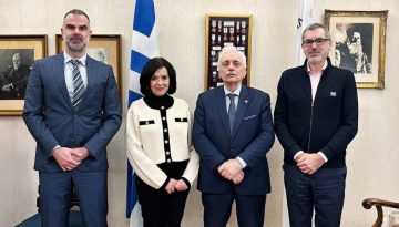 O &Epsilon;&lambda;&lambda;&eta;&nu;&iota;&kappa;ό&sigmaf; &Epsilon;&rho;&upsilon;&theta;&rho;ό&sigmaf; &Sigma;&tau;&alpha;&upsilon;&rho;ό&sigmaf; &epsilon;&nu;&iota;&sigma;&chi;ύ&epsilon;&iota; &kappa;&alpha;&iota; &epsilon;&pi;&epsilon;&kappa;&tau;&epsilon;ί&nu;&epsilon;&iota; &tau;&eta; &sigma;&upsilon;&nu;&epsilon;&rho;&gamma;&alpha;&sigma;ί&alpha; &mu;&epsilon; &tau;&eta;&nu; Έ&nu;&omega;&sigma;&eta; &Alpha;&sigma;&theta;&epsilon;&nu;ώ&nu; &Epsilon;&lambda;&lambda;ά&delta;&alpha;&sigmaf;