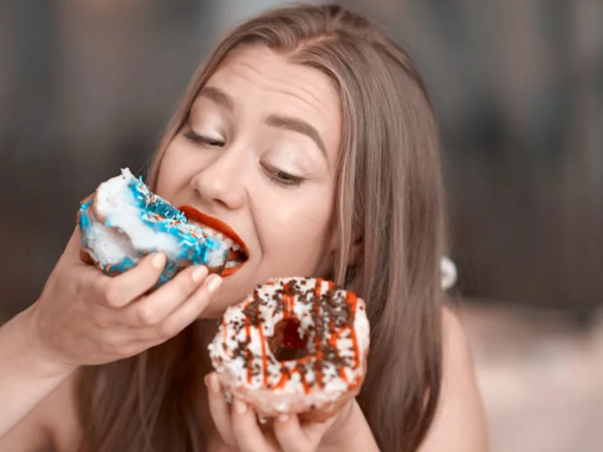 Yale: Γιατί δεν μπορούμε να αντισταθούμε στις σοκολάτες και τα γλυκά;