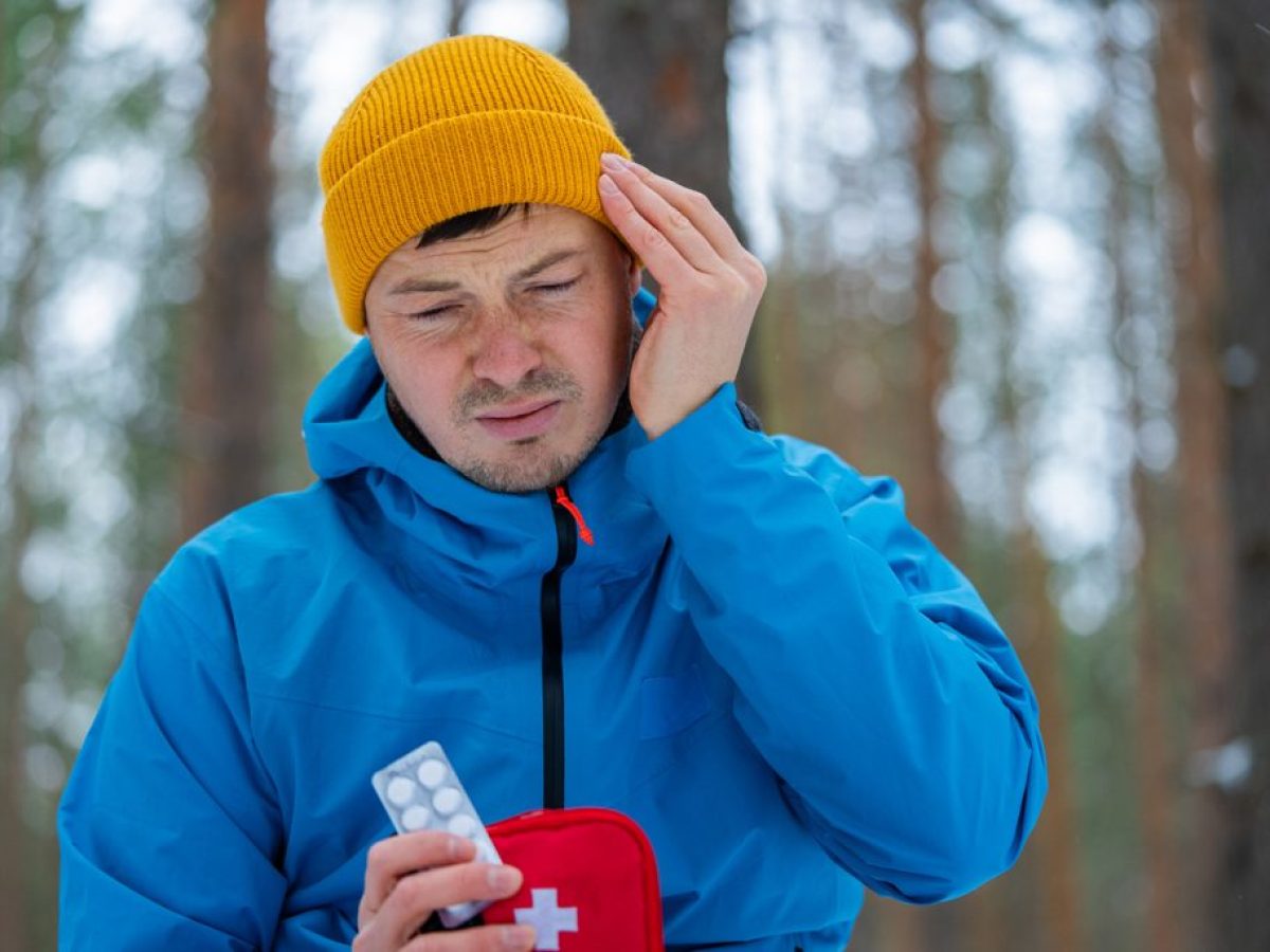 Μπορεί το έντονο ψύχος να προκαλέσει πονοκέφαλο; Τι δείχνουν οι έως τώρα μελέτες