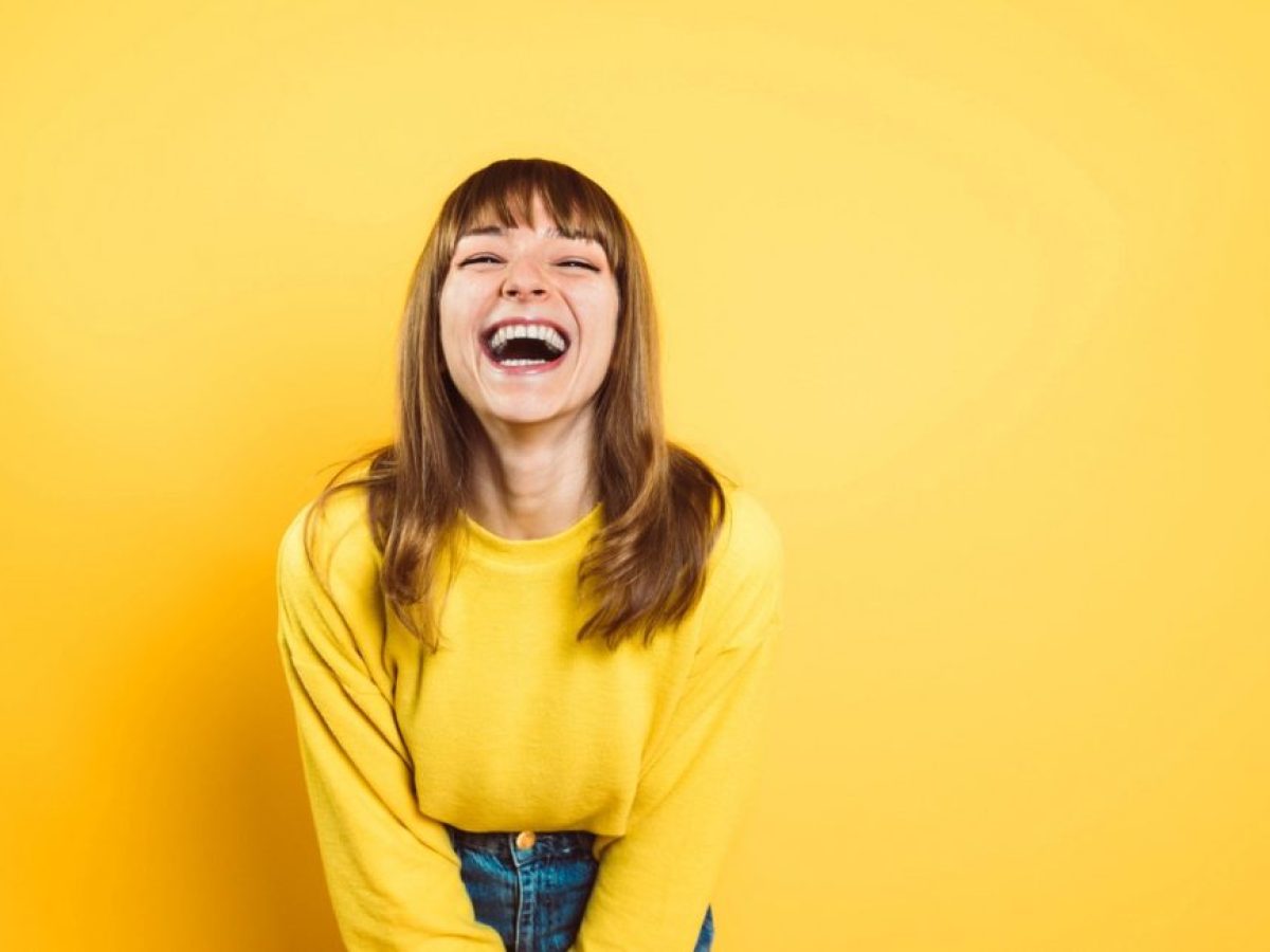 Δεν υπάρχει καλύτερο φάρμακο από το γέλιο – Πώς επηρεάζει μυαλό και σώμα