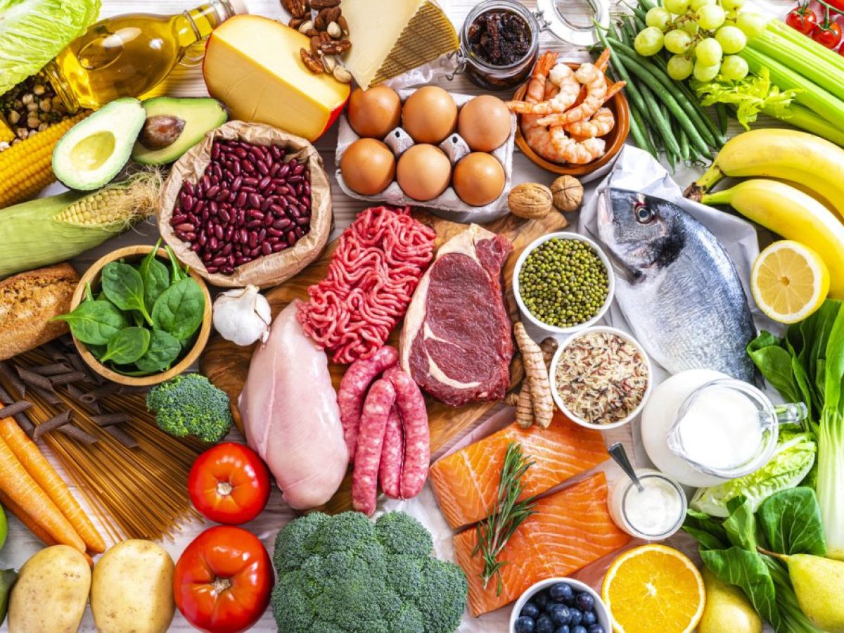 Διατροφική πυραμίδα: Τι αλλάζει στις νέες οδηγίες που εξέδωσαν οι ΗΠΑ – Αντιδράσεις από τους επιστήμονες