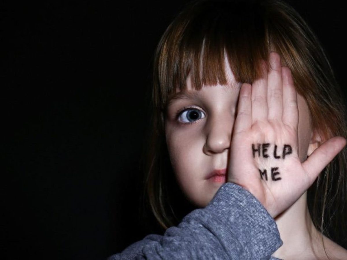 ΕΕ: Καλεί την Ελλάδα να ενσωματώσει οδηγία κατά της σεξουαλικής κακοποίησης παιδιών