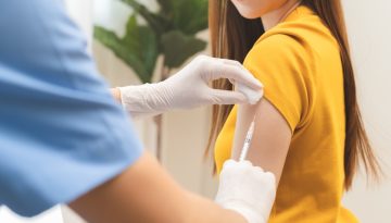 &Epsilon;&mu;&beta;&omicron;&lambda;&iota;&alpha;&sigma;&mu;ό&sigmaf; HPV: &Pi;&rho;ό&omicron;&delta;&omicron;&sigmaf; &sigma;&tau;&eta;&nu; &Epsilon;&lambda;&lambda;ά&delta;&alpha;, &alpha;&lambda;&lambda;ά &kappa;ά&tau;&omega; &alpha;&pi;ό &tau;&omicron;&nu; &sigma;&tau;ό&chi;&omicron; &tau;&omicron;&upsilon; &Pi;&Omicron;&Upsilon;