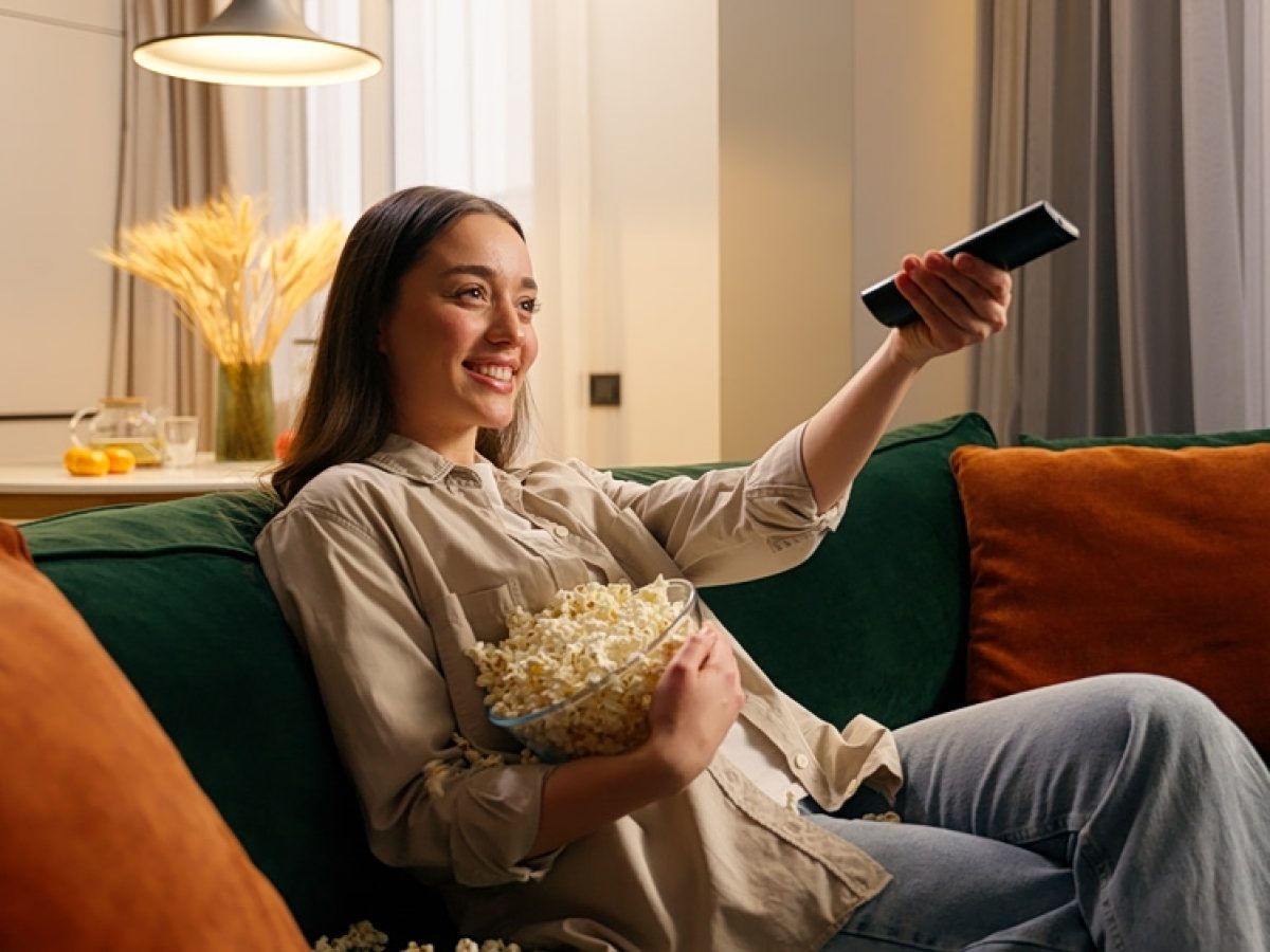 Γινόμαστε όλο και περισσότερο σπιτόγατοι: Πώς αυτό επηρεάζει την υγεία μας;