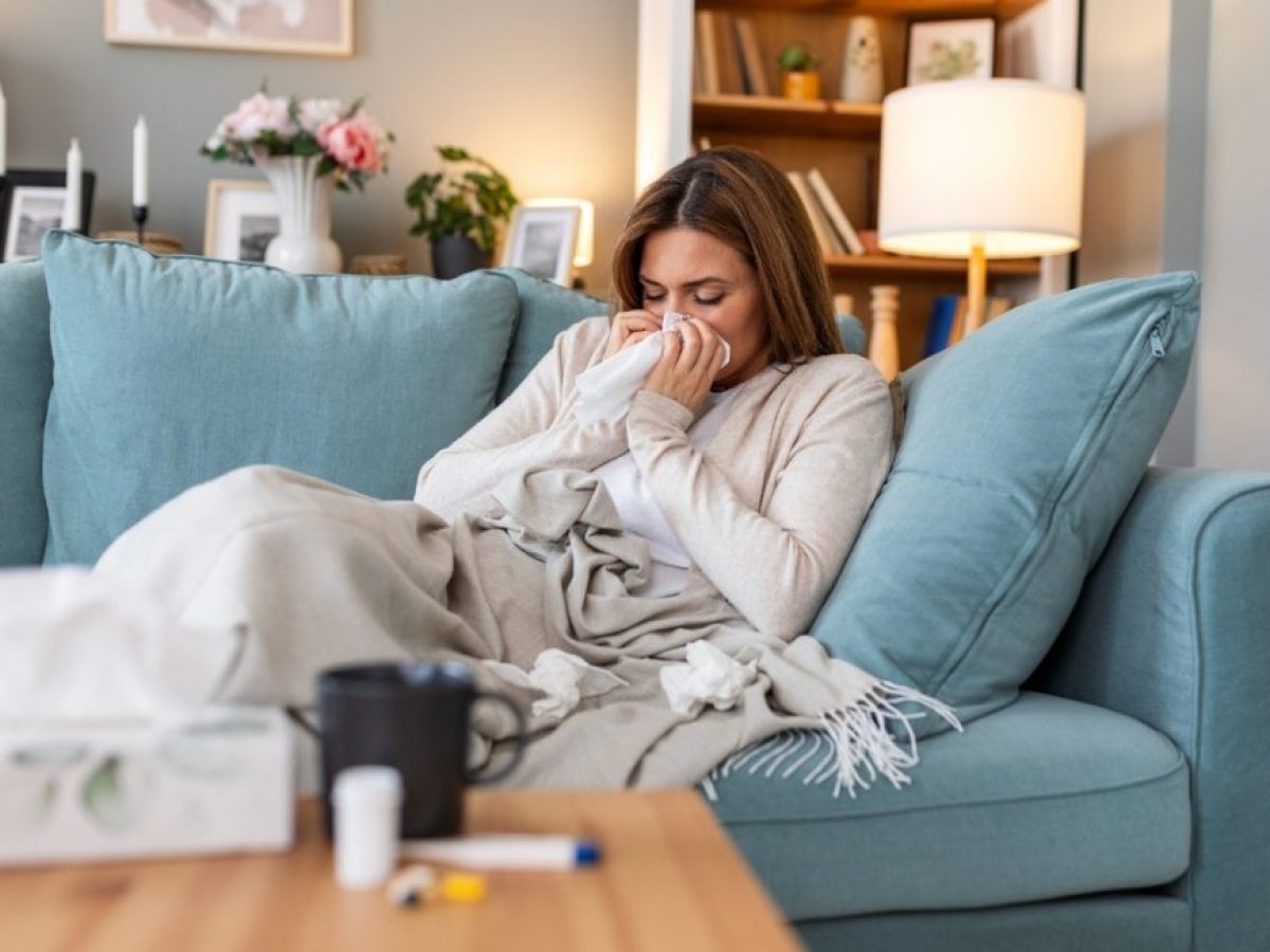 Γρίπη μετά τις γιορτές: Γιατί ο Ιανουάριος είναι ο πιο «βαρύς» μήνας για πυρετό και πόνους