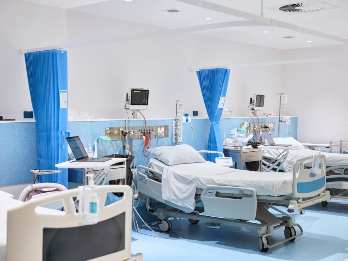 Η ΕΙΝΑΠ καταγγέλλει τα σχέδια του υπ. Υγείας για το «άνοιγμα» του ΕΣΥ στην ιδιωτική ασφάλιση