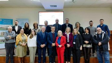 &Eta; &pi;&iota;&lambda;&omicron;&tau;&iota;&kappa;ή &epsilon;&phi;&alpha;&rho;&mu;&omicron;&gamma;ή &tau;&omicron;&upsilon; Health-IQ &tau;&alpha;&xi;&iota;&delta;&epsilon;ύ&epsilon;&iota; &sigma;&tau;&omicron; &Eta;&rho;ά&kappa;&lambda;&epsilon;&iota;&omicron; &Kappa;&rho;ή&tau;&eta;&sigmaf;