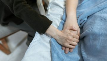 &Eta; &theta;&epsilon;&rho;&alpha;&pi;&epsilon;&upsilon;&tau;&iota;&kappa;ή &delta;ύ&nu;&alpha;&mu;&eta; &tau;&eta;&sigmaf; &pi;&alpha;&rho;&omicron;&upsilon;&sigma;ί&alpha;&sigmaf; &pi;έ&rho;&alpha; &alpha;&pi;ό &epsilon;&gamma;&chi;&epsilon;&iota;&rho;ί&delta;&iota;&alpha; &kappa;&alpha;&iota; &tau;&epsilon;&chi;&nu;&iota;&kappa;έ&sigmaf;