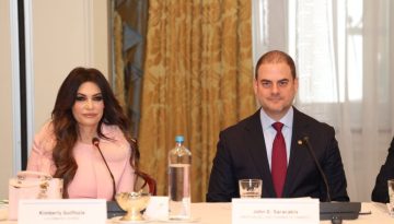 &Upsilon;&gamma;&epsilon;ί&alpha; &kappa;&alpha;&iota; &phi;ά&rho;&mu;&alpha;&kappa;&omicron;, &tau;&omicron; &alpha;&nu;&tau;&iota;&kappa;&epsilon;ί&mu;&epsilon;&nu;&omicron; &sigma;&upsilon;&nu;ά&nu;&tau;&eta;&sigma;&eta;&sigmaf; &tau;&eta;&sigmaf; &Kappa;ί&mu;&pi;&epsilon;&rho;&lambda;&iota; &Gamma;&kappa;ί&lambda;&phi;&omicron;ϊ&lambda; &sigma;&tau;&omicron; &Epsilon;&lambda;&lambda;&eta;&nu;&omicron;&alpha;&mu;&epsilon;&rho;&iota;&kappa;&alpha;&nu;&iota;&kappa;ό &Epsilon;&pi;&iota;&mu;&epsilon;&lambda;&eta;&tau;ή&rho;&iota;&omicron;