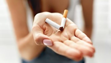 &Kappa;ά&pi;&nu;&iota;&sigma;&mu;&alpha;: &Eta; &kappa;&rho;ί&sigma;&iota;&mu;&eta; &eta;&lambda;&iota;&kappa;ί&alpha; έ&nu;&alpha;&rho;&xi;&eta;&sigmaf; &pi;&omicron;&upsilon; &alpha;&upsilon;&xi;ά&nu;&epsilon;&iota; &tau;&omicron;&nu; &kappa;ί&nu;&delta;&upsilon;&nu;&omicron; &epsilon;&gamma;&kappa;&epsilon;&phi;&alpha;&lambda;&iota;&kappa;&omicron;ύ