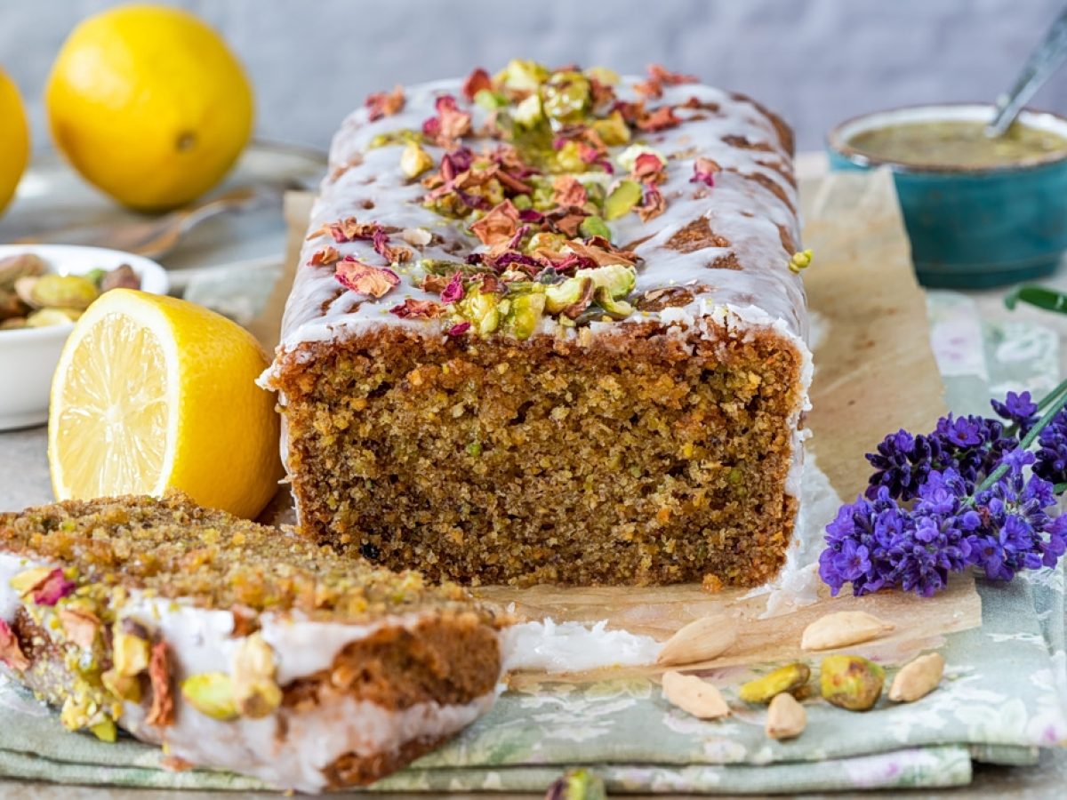 Κέικ αμυγδάλου με γεύση βερίκοκο