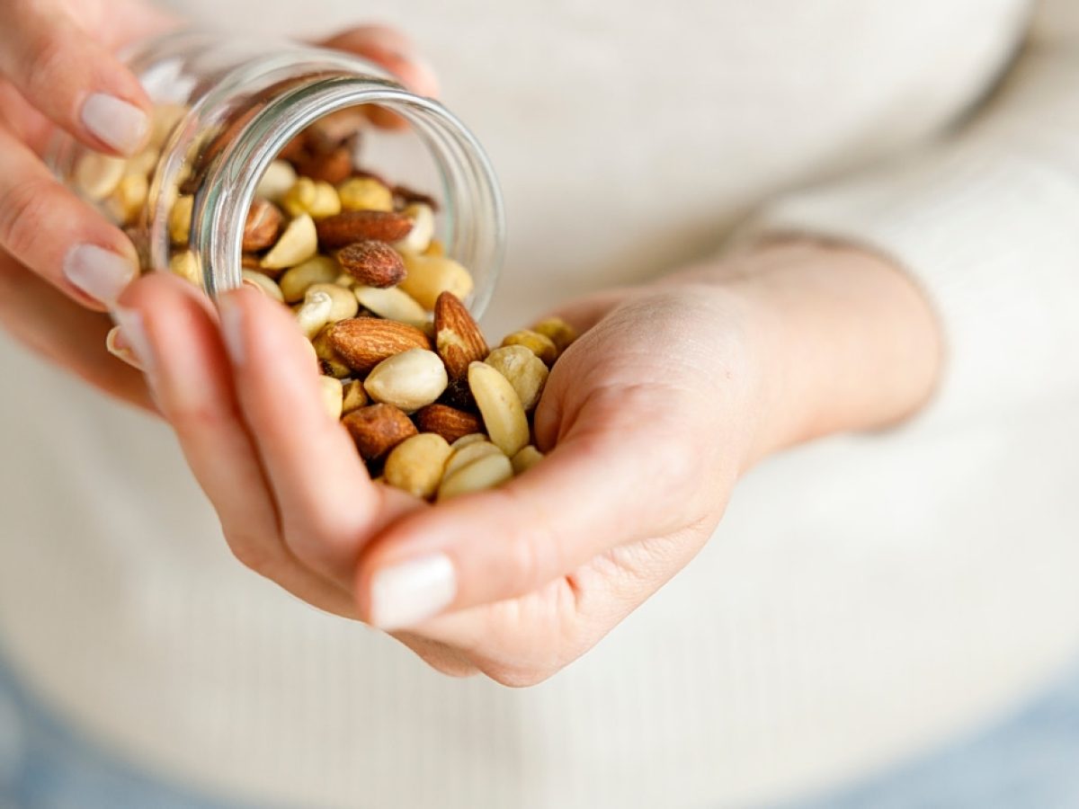 Λιγούρα για γλυκό; Η κατανάλωση ξηρών καρπών μπορεί να βοηθήσει