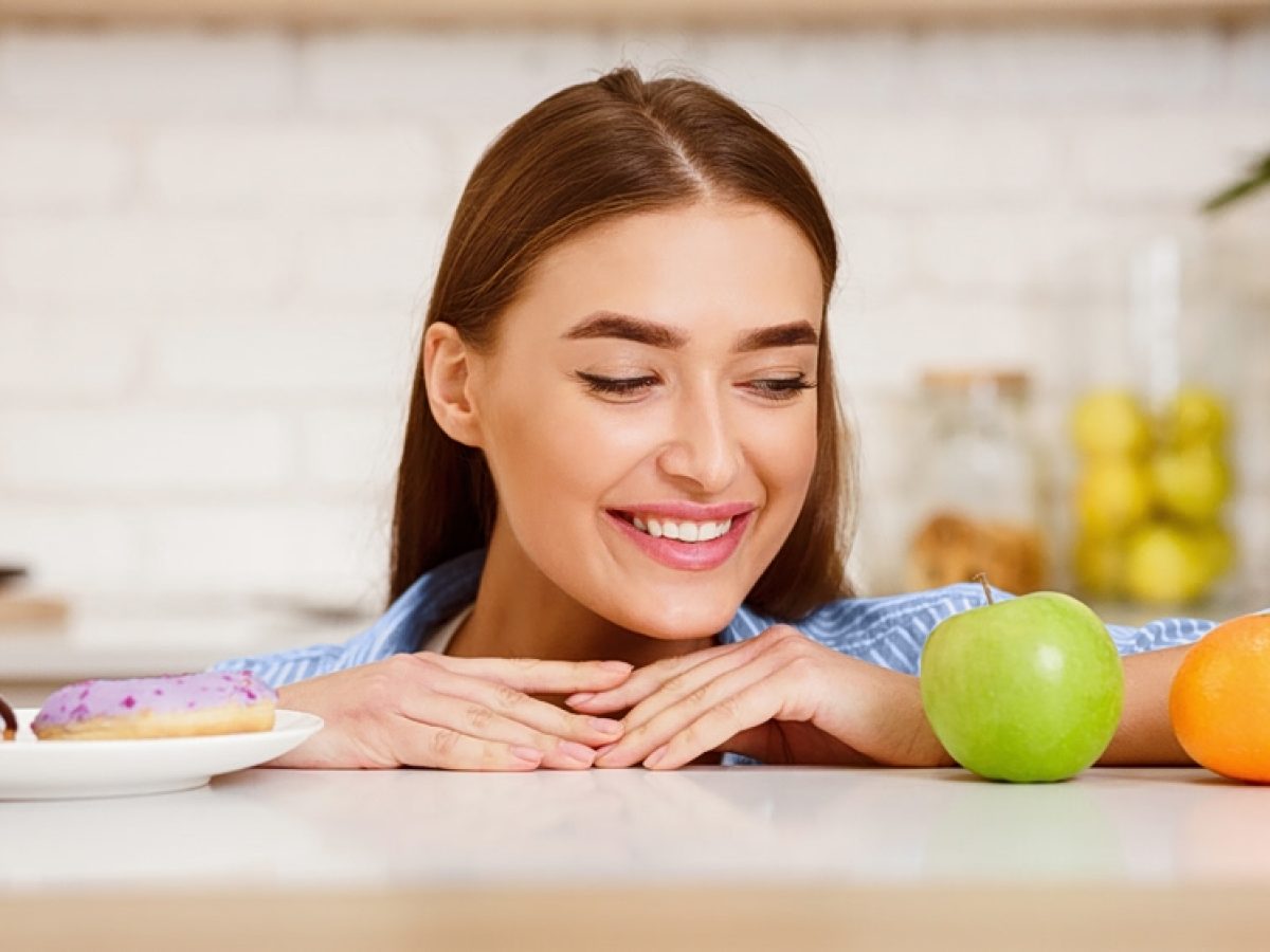 Πώς ο εγκέφαλος αποφασίζει τι θα φάμε πριν καν το καταλάβουμε;