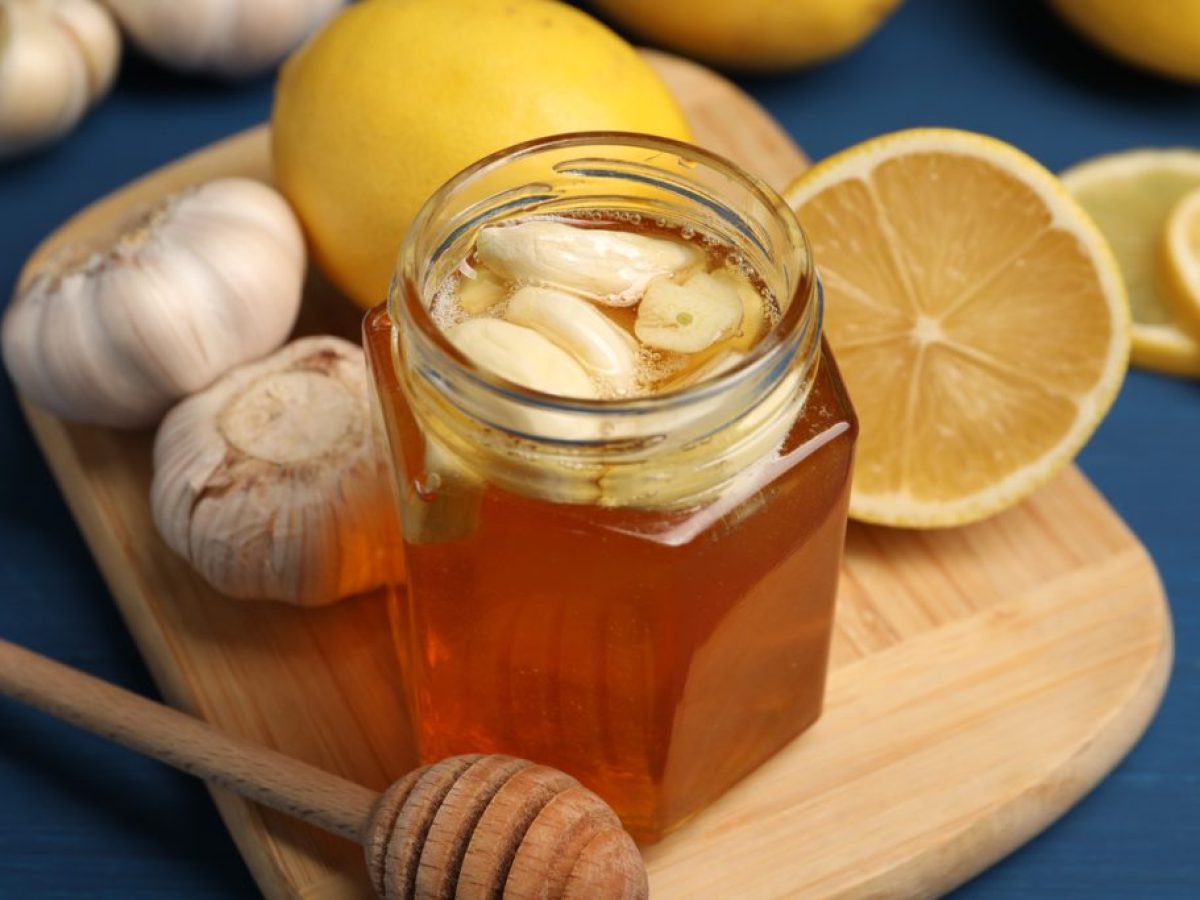 Σκόρδο και μέλι εναντίον ιώσεων: Τροφές για θωρακισμένο ανοσοποιητικό και γερή καρδιά