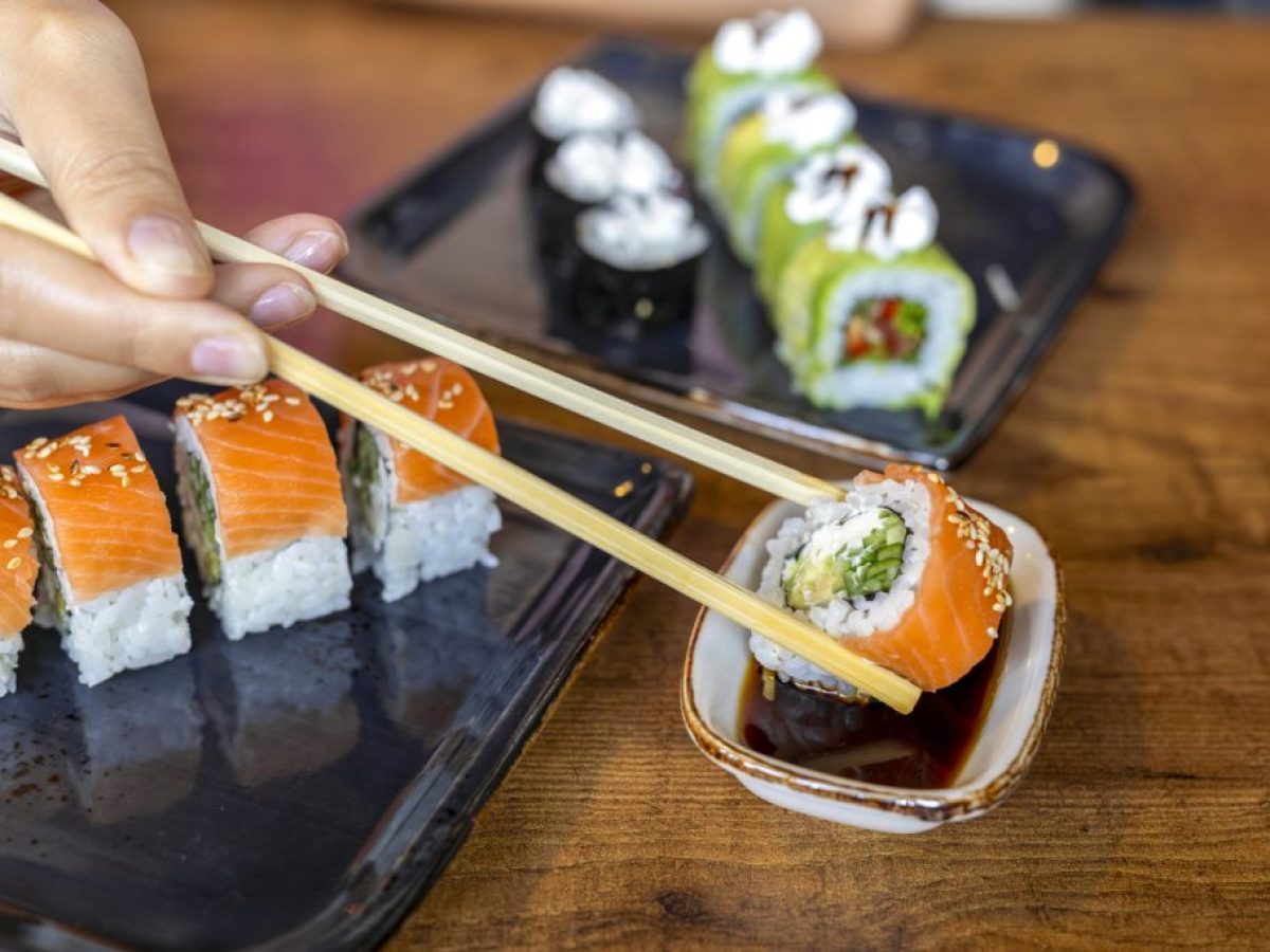 Σούσι: Πόσο υγιεινό είναι και ποια είναι τα καλύτερα και τα χειρότερα ρολά