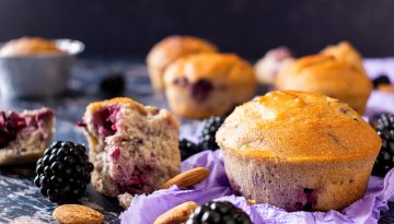 Σπιτικά μάφινς με βατόμουρα
