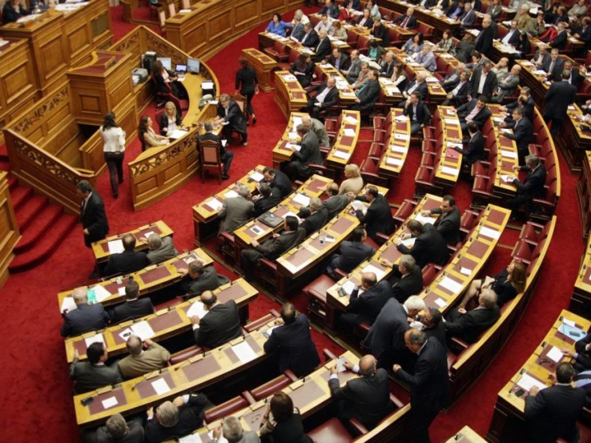 Στην ολομέλεια της βουλής το κόστος των συμβολαίων υγείας