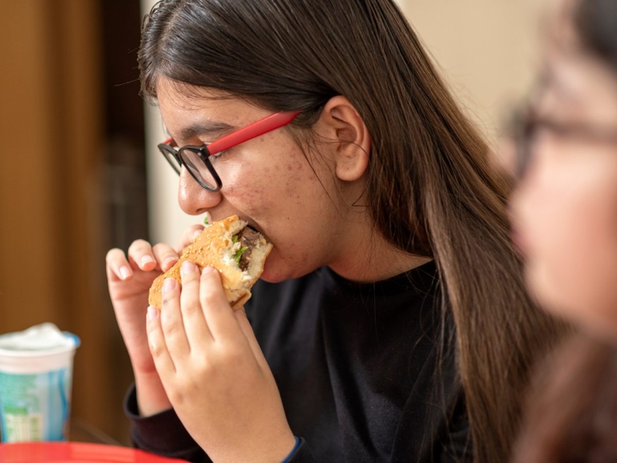 Τα διατροφικά λάθη που επιβαρύνουν την επιδερμίδα