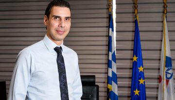 &Theta;&epsilon;&mu;&iota;&sigma;&tau;&omicron;&kappa;&lambda;έ&omicron;&upsilon;&sigmaf;: 2,8 &epsilon;&kappa;&alpha;&tau;&omicron;&mu;&mu;ύ&rho;&iota;&alpha; Έ&lambda;&lambda;&eta;&nu;&epsilon;&sigmaf; έ&chi;&omicron;&upsilon;&nu; &kappa;ά&nu;&epsilon;&iota; &tau;&omicron; &epsilon;&mu;&beta;ό&lambda;&iota;&omicron; &kappa;&alpha;&tau;ά &tau;&eta;&sigmaf; &gamma;&rho;ί&pi;&eta;&sigmaf;
