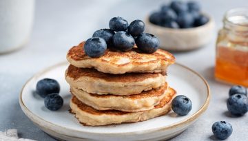 Τι είναι μικρό, μπλε και πανίσχυρο;