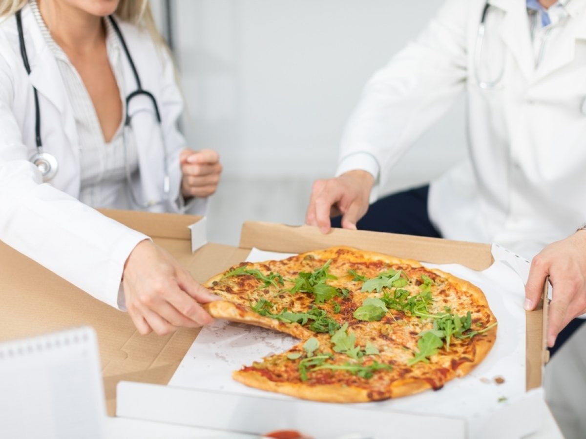 Τι πρέπει να τρώνε οι γιατροί στις εφημερίες και όσοι έχουν πολύωρες βάρδιες