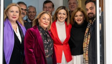 Αγαπηδάκη: Επίσκεψη στα νοσοκομεία «Αλεξάνδρα» και «Αττικόν» (Φωτογραφίες)