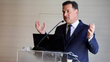 Ά&delta;&omega;&nu;&iota;&sigmaf;: &Eta; &Alpha;&xi;&iota;&omicron;&lambda;ό&gamma;&eta;&sigma;&eta; &Tau;&epsilon;&chi;&nu;&omicron;&lambda;&omicron;&gamma;&iota;ώ&nu; &Upsilon;&gamma;&epsilon;ί&alpha;&sigmaf; &epsilon;&xi;&alpha;&sigma;&phi;&alpha;&lambda;ί&zeta;&epsilon;&iota; &tau;&eta; &delta;&iota;&alpha;&phi;ά&nu;&epsilon;&iota;&alpha;
