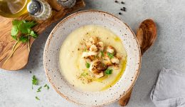 Beloute-soupa-kounoupidi-me-manitaria