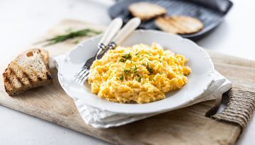 Scrambled eggs: Πώς ο διάσημος σεφ Γκόρντον Ράμσεϊ τα τελειοποίησε