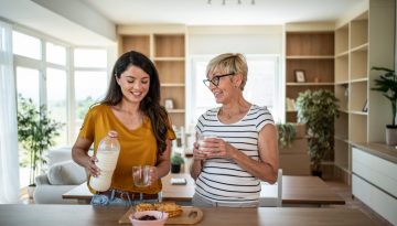 Δυνατά οστά στα 60+; Η επιστήμη προτείνει γάλα μετά την άσκηση