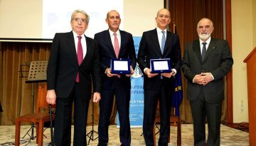 &Epsilon;&kappa;&delta;ή&lambda;&omega;&sigma;&eta; &tau;&eta;&sigmaf; &Epsilon;&lambda;&lambda;&eta;&nu;&iota;&kappa;ή&sigmaf; &Alpha;&nu;&tau;&iota;&kappa;&alpha;&rho;&kappa;&iota;&nu;&iota;&kappa;ή&sigmaf; &Epsilon;&tau;&alpha;&iota;&rho;&epsilon;ί&alpha;&sigmaf; &sigma;&tau;&omicron;&nu; &Pi;&epsilon;&iota;&rho;&alpha;&iota;ά &gamma;&iota;&alpha; &tau;&eta;&nu; &Pi;&alpha;&gamma;&kappa;ό&sigma;&mu;&iota;&alpha; &Eta;&mu;έ&rho;&alpha; &kappa;&alpha;&tau;ά &tau;&omicron;&upsilon; &Kappa;&alpha;&rho;&kappa;ί&nu;&omicron;&upsilon;