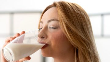 Φυτικό vs ζωικό γάλα: Έτσι θα επιλέξεις σωστά με βάση τις ανάγκες σου