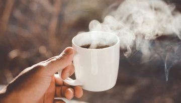 &Gamma;&iota;&alpha;&tau;ί &delta;&epsilon;&nu; &pi;&rho;έ&pi;&epsilon;&iota; &nu;&alpha; &pi;ί&nu;&omicron;&upsilon;&mu;&epsilon; &kappa;&alpha;&phi;έ &mu;&epsilon; ά&delta;&epsilon;&iota;&omicron; &sigma;&tau;&omicron;&mu;ά&chi;&iota; &ndash; &Pi;ό&tau;&epsilon; &epsilon;ί&nu;&alpha;&iota; &eta; &kappa;&alpha;&tau;ά&lambda;&lambda;&eta;&lambda;&eta; &sigma;&tau;&iota;&gamma;&mu;ή