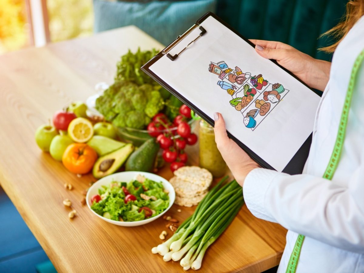 Οι νέες αμερικάνικες οδηγίες διατροφής στο μικροσκόπιο – Ποιότητα τροφής, πρωτεΐνη και οι επιστημονικές αντιρρήσεις