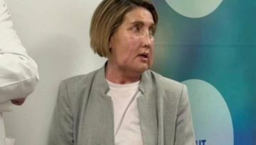 &Iota;&alpha;&tau;&rho;&iota;&kappa;ή &epsilon;&pi;&alpha;&nu;ά&sigma;&tau;&alpha;&sigma;&eta;: &Eta; &pi;&rho;ώ&tau;&eta; &mu;&epsilon;&tau;&alpha;&mu;ό&sigma;&chi;&epsilon;&upsilon;&sigma;&eta; &pi;&rho;&omicron;&sigma;ώ&pi;&omicron;&upsilon; &mu;&epsilon; &delta;ό&tau;&rho;&iota;&alpha; &gamma;&upsilon;&nu;&alpha;ί&kappa;&alpha; &pi;&omicron;&upsilon; &upsilon;&pi;&omicron;&beta;&lambda;ή&theta;&eta;&kappa;&epsilon; &sigma;&epsilon; &upsilon;&pi;&omicron;&beta;&omicron;&eta;&theta;&omicron;ύ&mu;&epsilon;&nu;&eta; &epsilon;&upsilon;&theta;&alpha;&nu;&alpha;&sigma;ί&alpha;