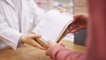 &Iota;&Phi;&Epsilon;&Tau;: &Sigma;&epsilon; 7-10 &eta;&mu;έ&rho;&epsilon;&sigmaf; &omicron;&iota; &pi;&epsilon;&rho;&iota;&sigma;&sigma;ό&tau;&epsilon;&rho;&epsilon;&sigmaf; &pi;&alpha;&rho;&alpha;&delta;ό&sigma;&epsilon;&iota;&sigmaf; &tau;&omega;&nu; &phi;&alpha;&rho;&mu;ά&kappa;&omega;&nu; &epsilon;&iota;&delta;&iota;&kappa;ώ&nu; &pi;&alpha;&rho;&alpha;&gamma;&gamma;&epsilon;&lambda;&iota;ώ&nu;