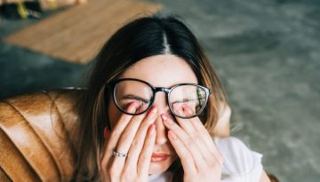 Ημικρανίες: Δεν είναι απλώς ένας ακόμα πονοκέφαλος – Όσα πρέπει να γνωρίζεις για την πρόληψη και την αντιμετώπιση