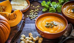 kolokithosoupa-me-spitika-krouton