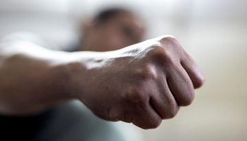 &Mu;&epsilon; &beta;ί&alpha;&iota;&epsilon;&sigmaf; &epsilon;&pi;&iota;&theta;έ&sigma;&epsilon;&iota;&sigmaf; &sigma;&upsilon;&nu;&delta;έ&epsilon;&tau;&alpha;&iota; &eta; &rho;ύ&pi;&alpha;&nu;&sigma;&eta; &alpha;&pi;ό &kappa;&alpha;&pi;&nu;ό &pi;&upsilon;&rho;&kappa;&alpha;&gamma;&iota;ώ&nu; [&mu;&epsilon;&lambda;έ&tau;&eta;]